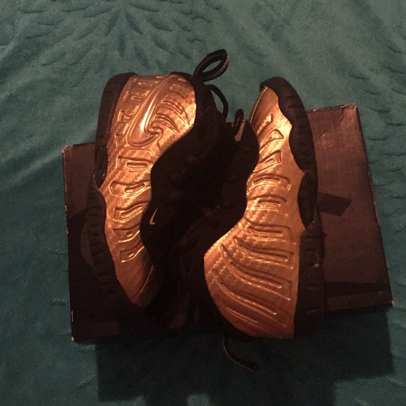 The gold toddler foam posite - Picture 3 of 4